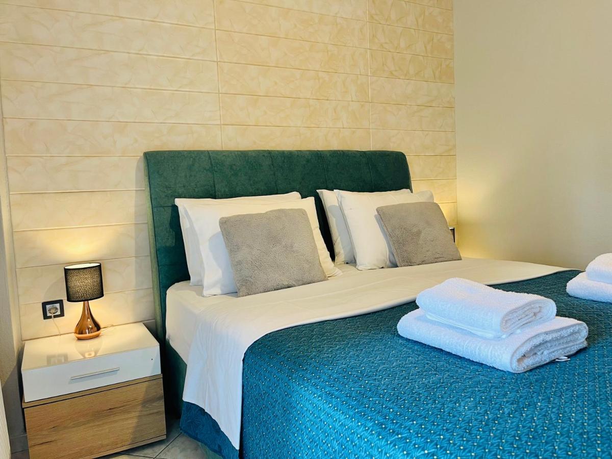 Elite Deluxe 3 Residence Kavála ภายนอก รูปภาพ